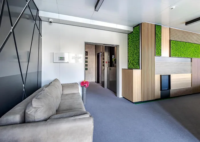 атрим арена Хотел *