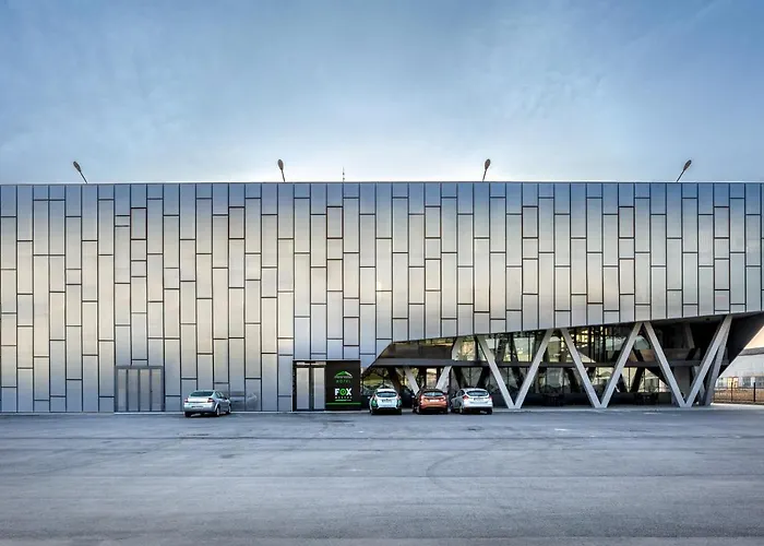 атрим арена Хотел *